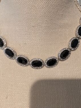 Monet Elegant Black Oval Crystals